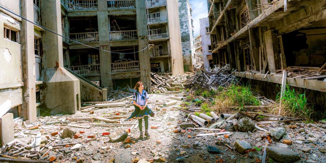 Education in Contexts of Political Resistance and Armed Struggles: Towards an Agenda for Peace with Justice